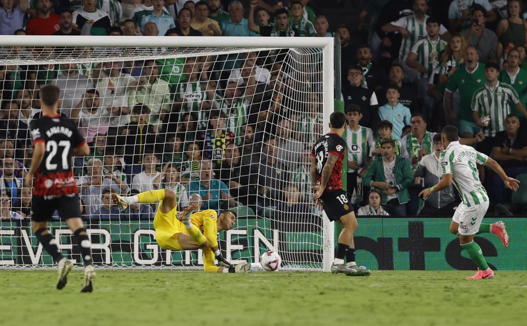 Dominik Greif contra el Betis.