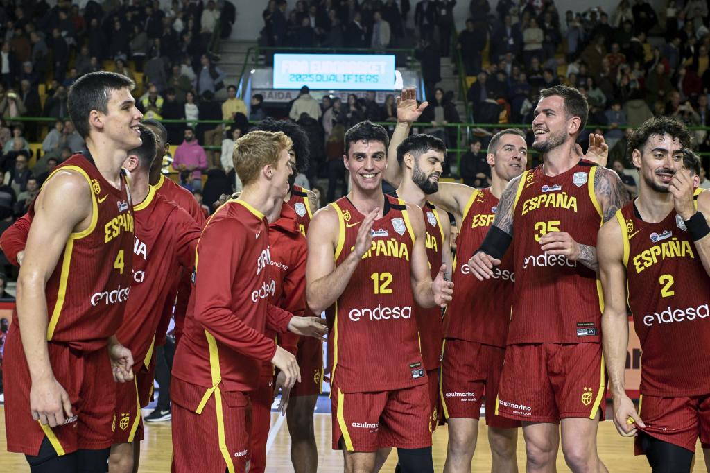 Spain celebrated its qualification for the Eurobasket.