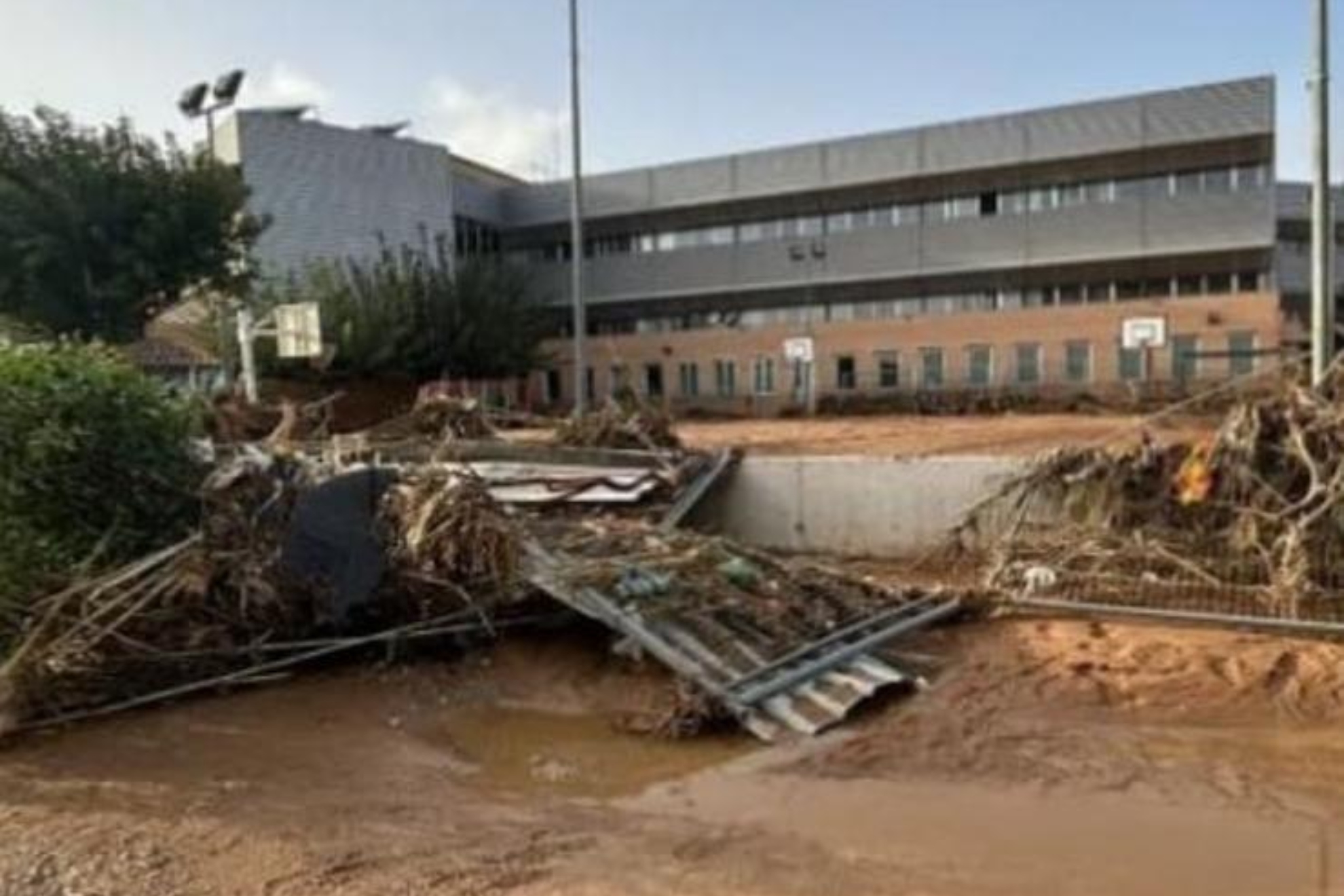 Image of the Larrodé de Catarroja School where CV Catarroja normally carries out its activity