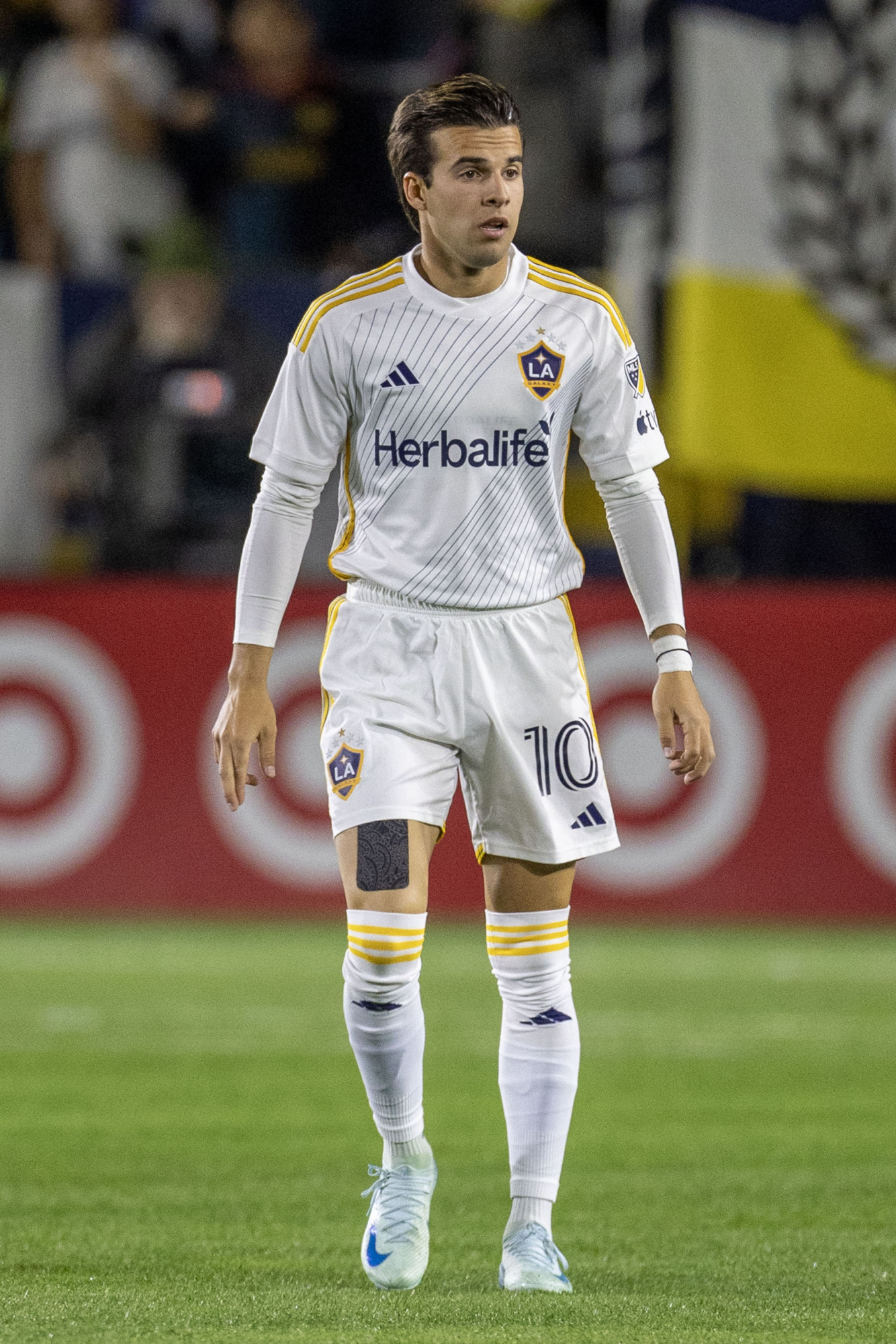 Riqui Puig jugó más de 30 minutos con el ligamento cruzado roto en el Galaxy 1-0 Sounders