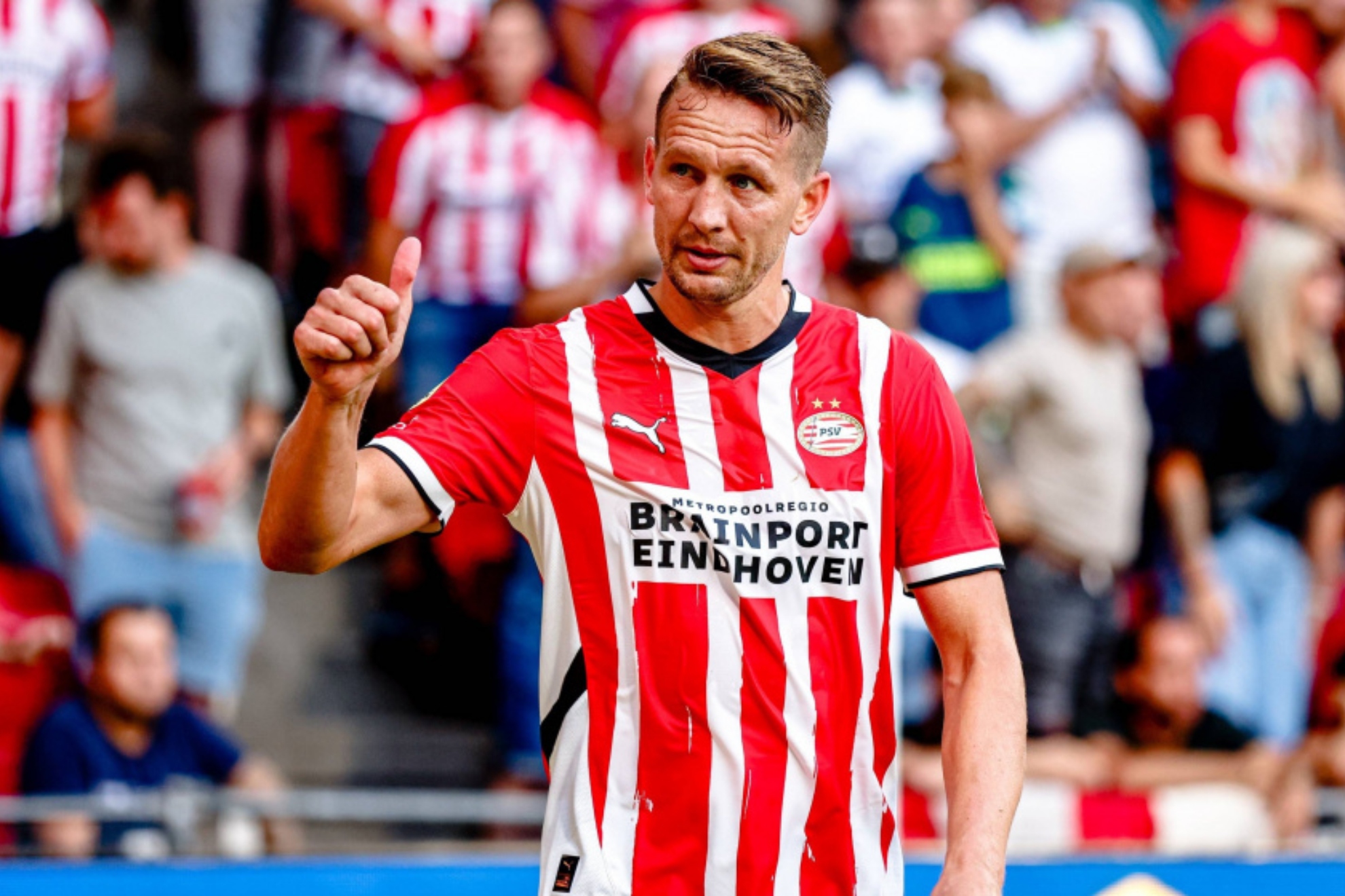 27 - Luuk de Jong