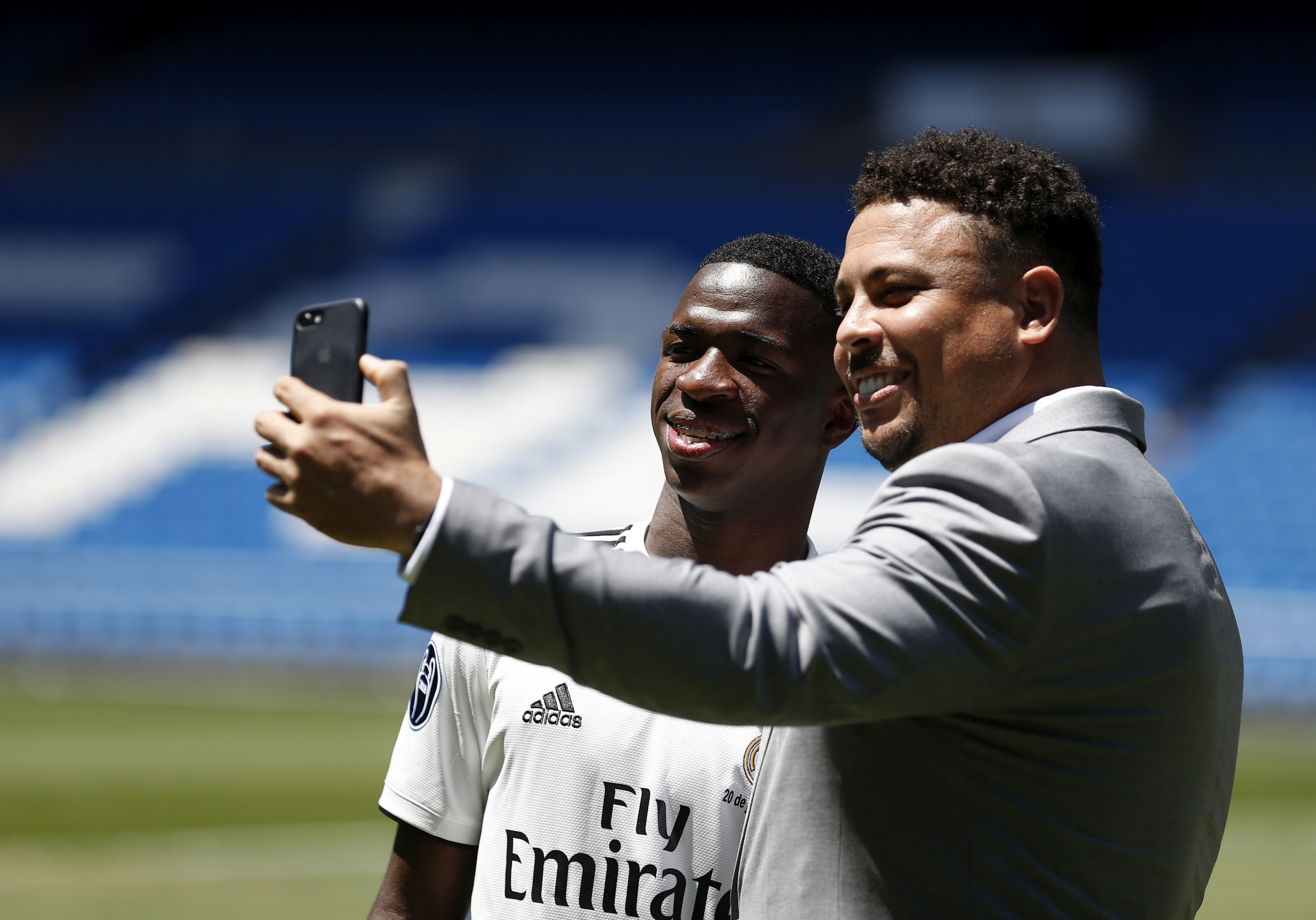 Ronaldo y Vinicius en la presentación de este último