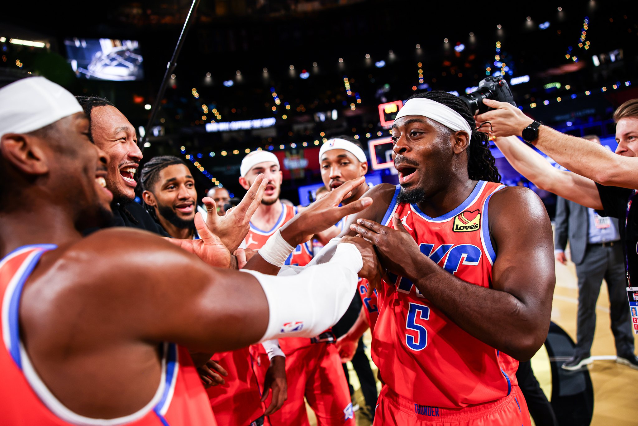 Los Thunder celebran.