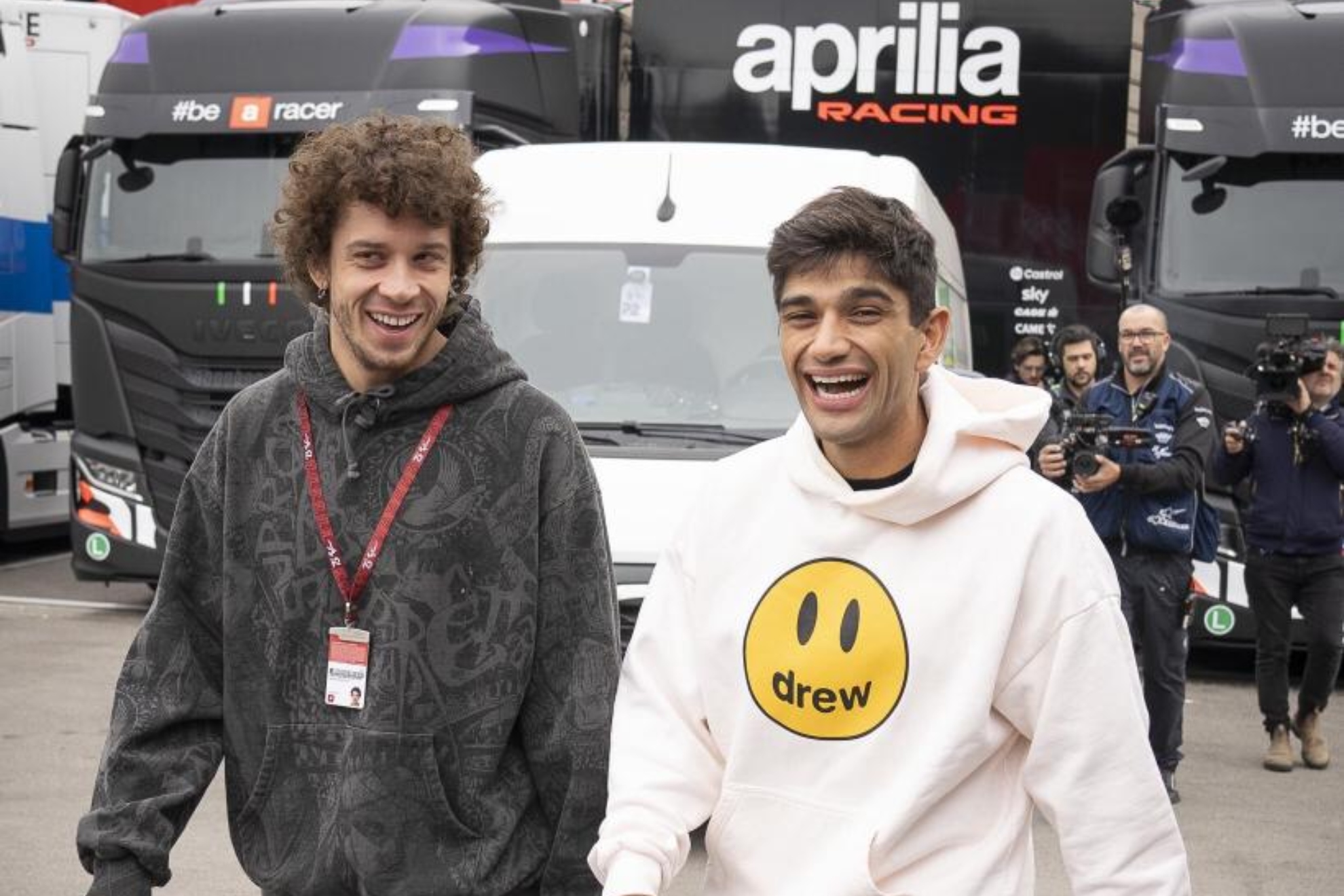 Marco Bezzecchi y Jorge Martín, con Aprilia en el test de Barcelona.