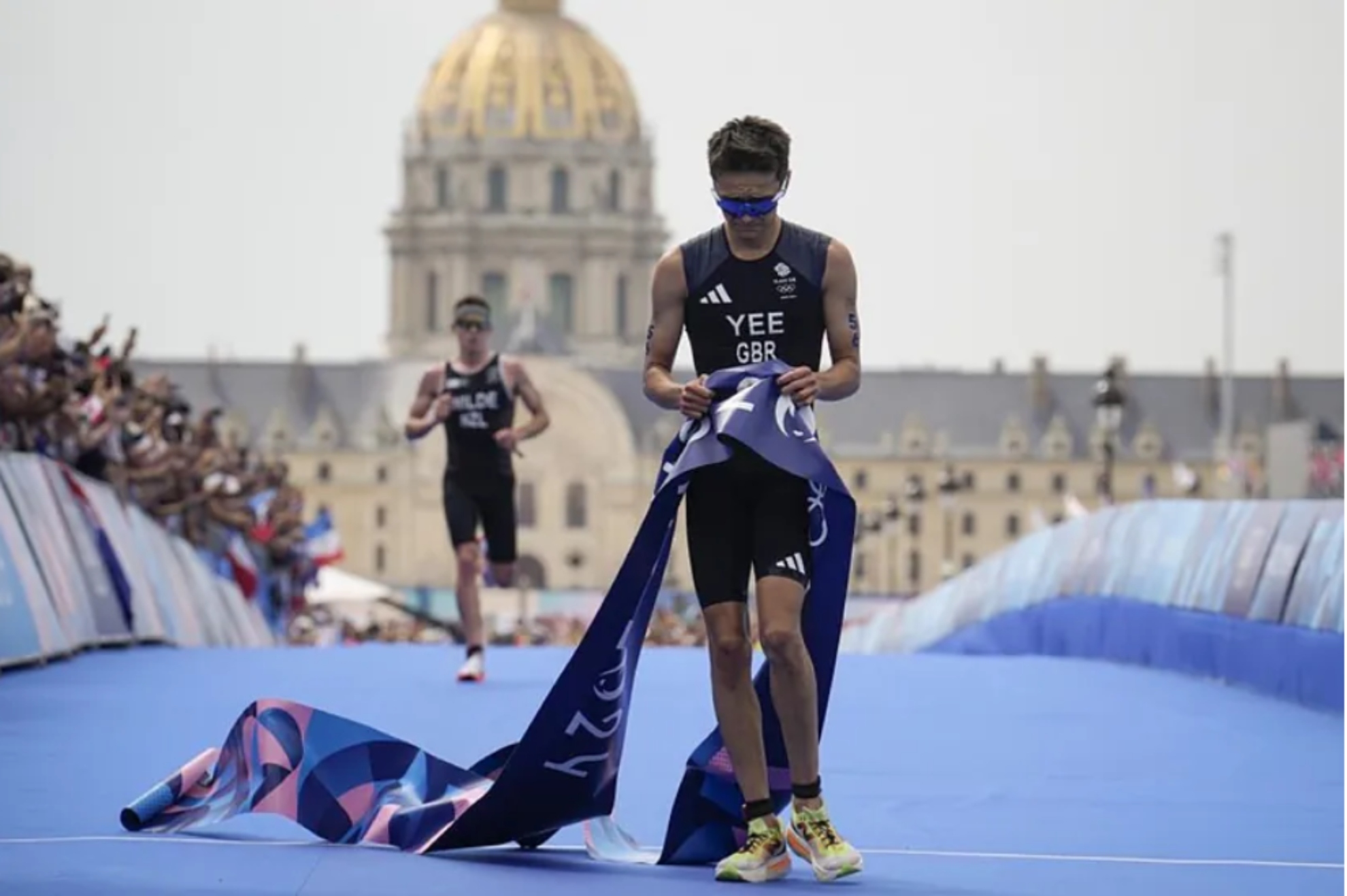 Alex Yee se proclama campeón olímpico de Triatlón en París.