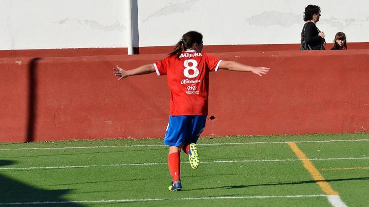 Mariona Caldentey celebra un gol en su etapa en el Collerense