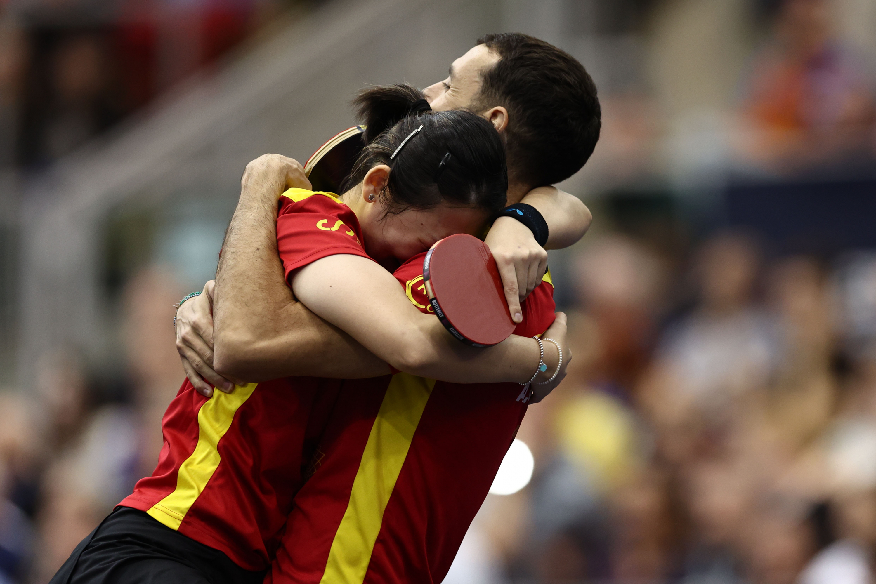 María Xiao y Álvaro Robles celebran su clasificación a la final del Europeo.