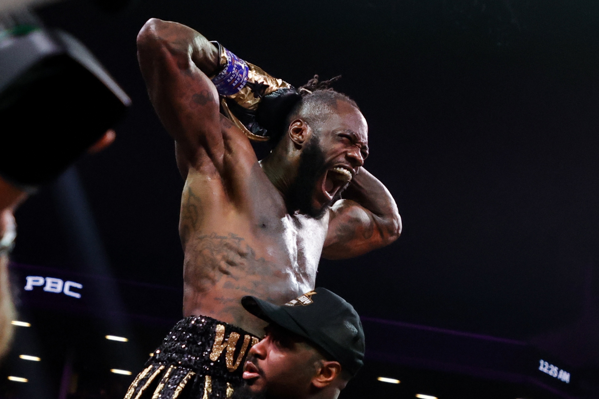 Deontay Wilder tras vencer a Robert Helenius en 2022.