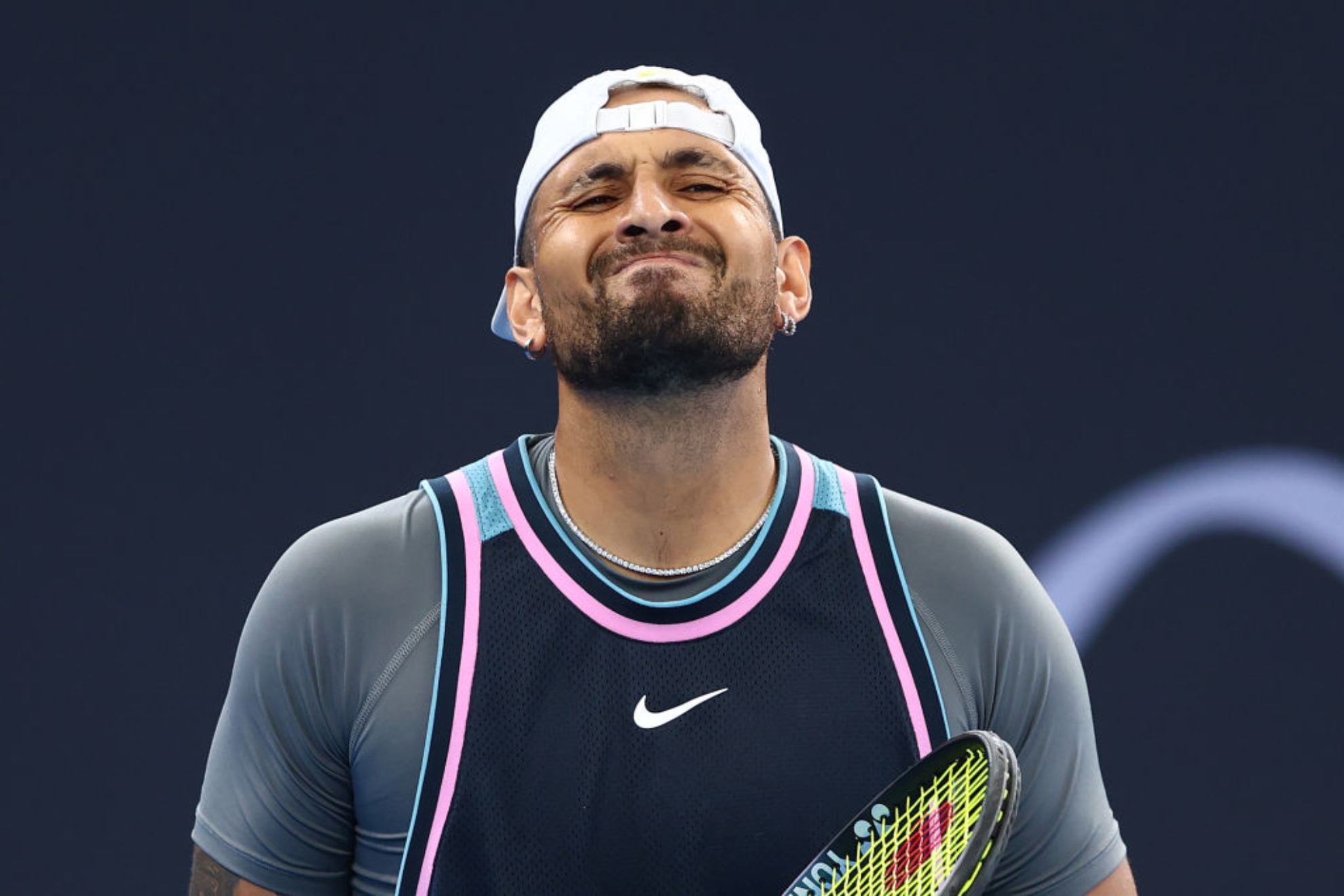 Kyrgios se lamenta.