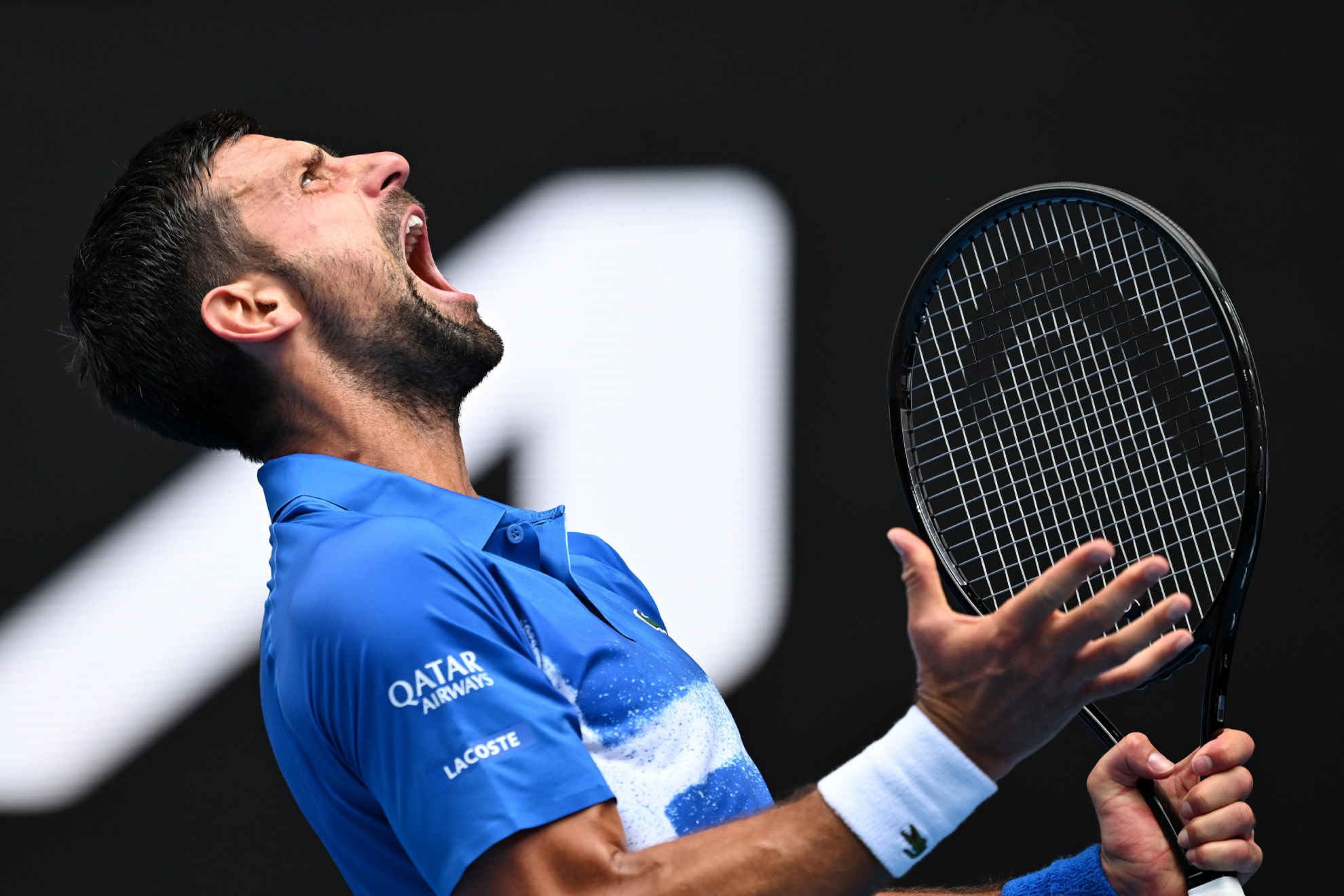 Djokovic grita durante el partido de la segunda ronda.