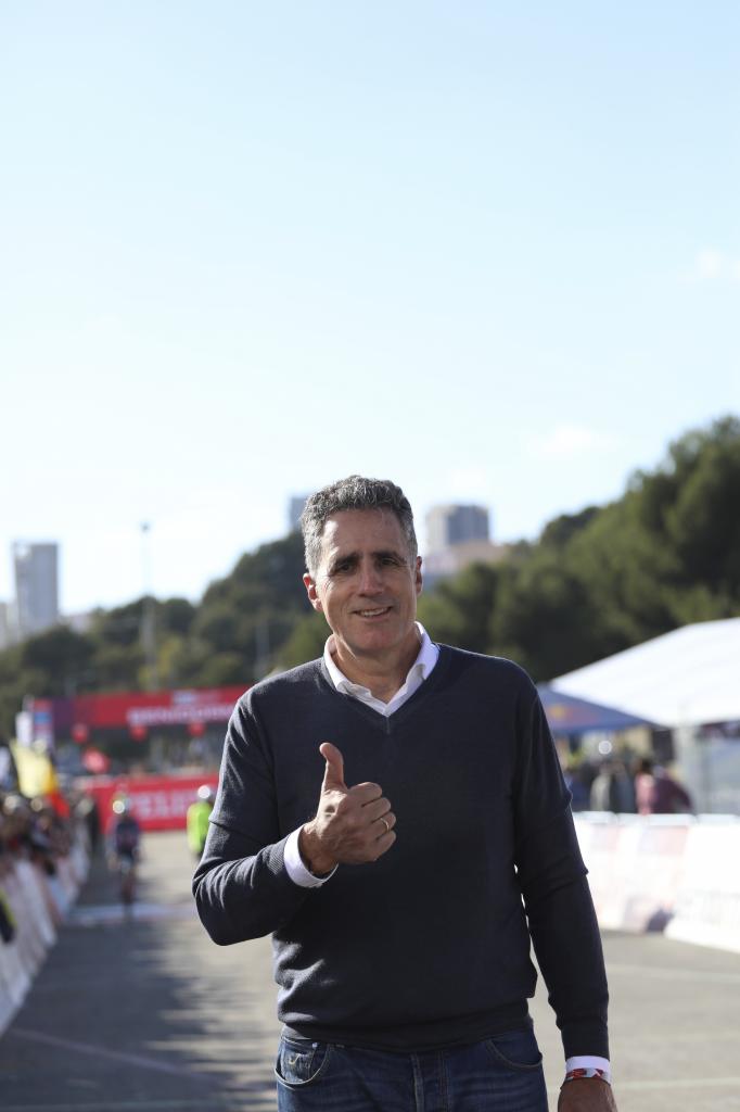 Miguel Indurain, posando para MARCA en Benidorm.