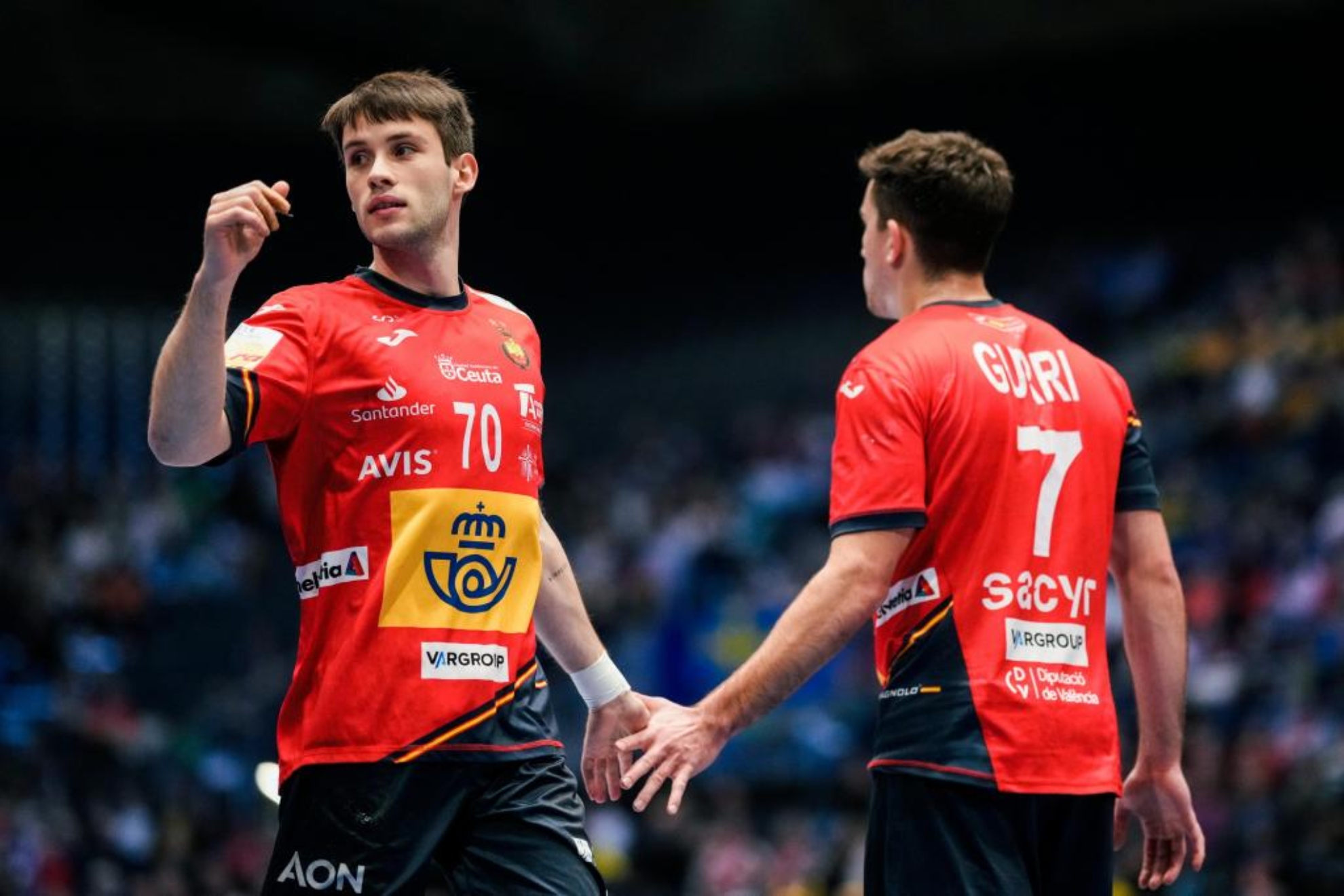 Los españoles Dani Fernández y Jan Gurri, durante el España-Brasil.
