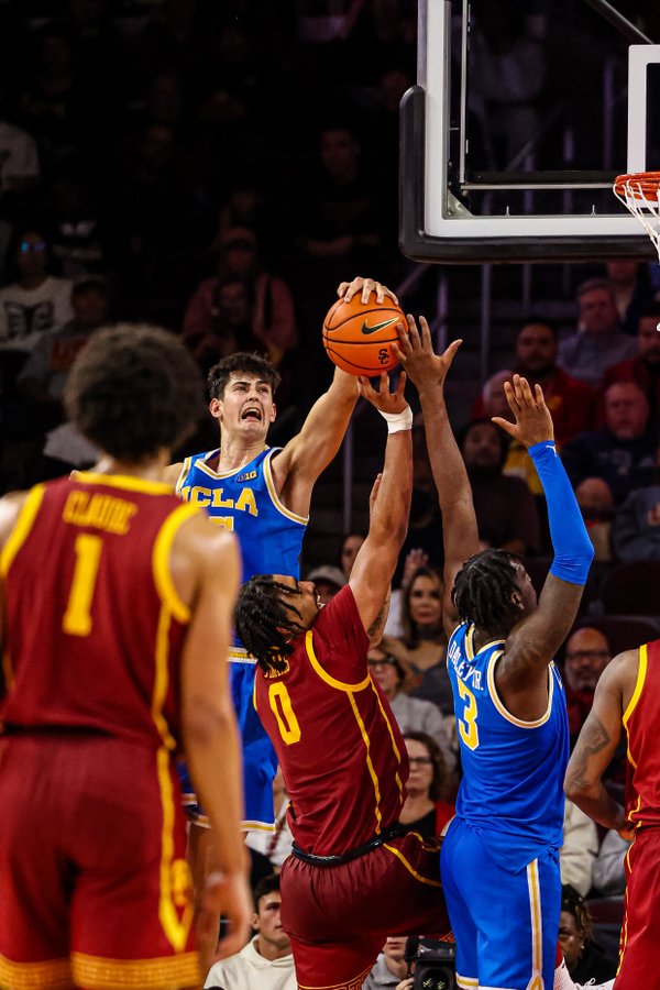 Aday Mara emerge en la NCAA e impone sus 2,21 m: primer doble-doble con UCLA