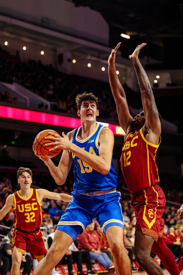 Aday Mara emerge en la NCAA e impone sus 2,21 m: primer doble-doble con UCLA