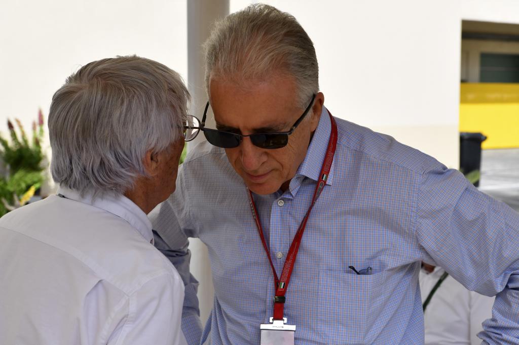 Bernie Ecclestone (GBR) CEO Formula One Group (FOM) y Piero Lardi Ferrari (ITA) Vice Presidente de Ferrari G.P. de Abu Dabi, Circuito Yas Marina, Isla Yas, emirato de Abu Dabi, Emiratos Árabes Unidos. Vigésimo primera prueba del mundial, sabado 26 noviembre, 2016. *** Local Caption *** RUBIO