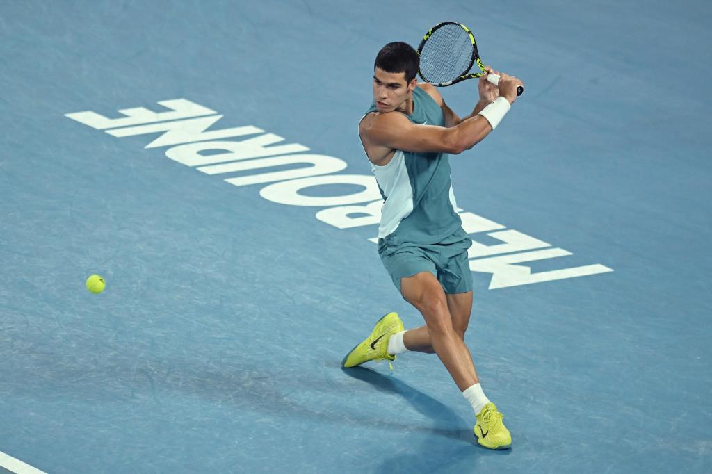 Carlos Alcaraz, en los cuartos de final del Open de Australia ante Djokovic.