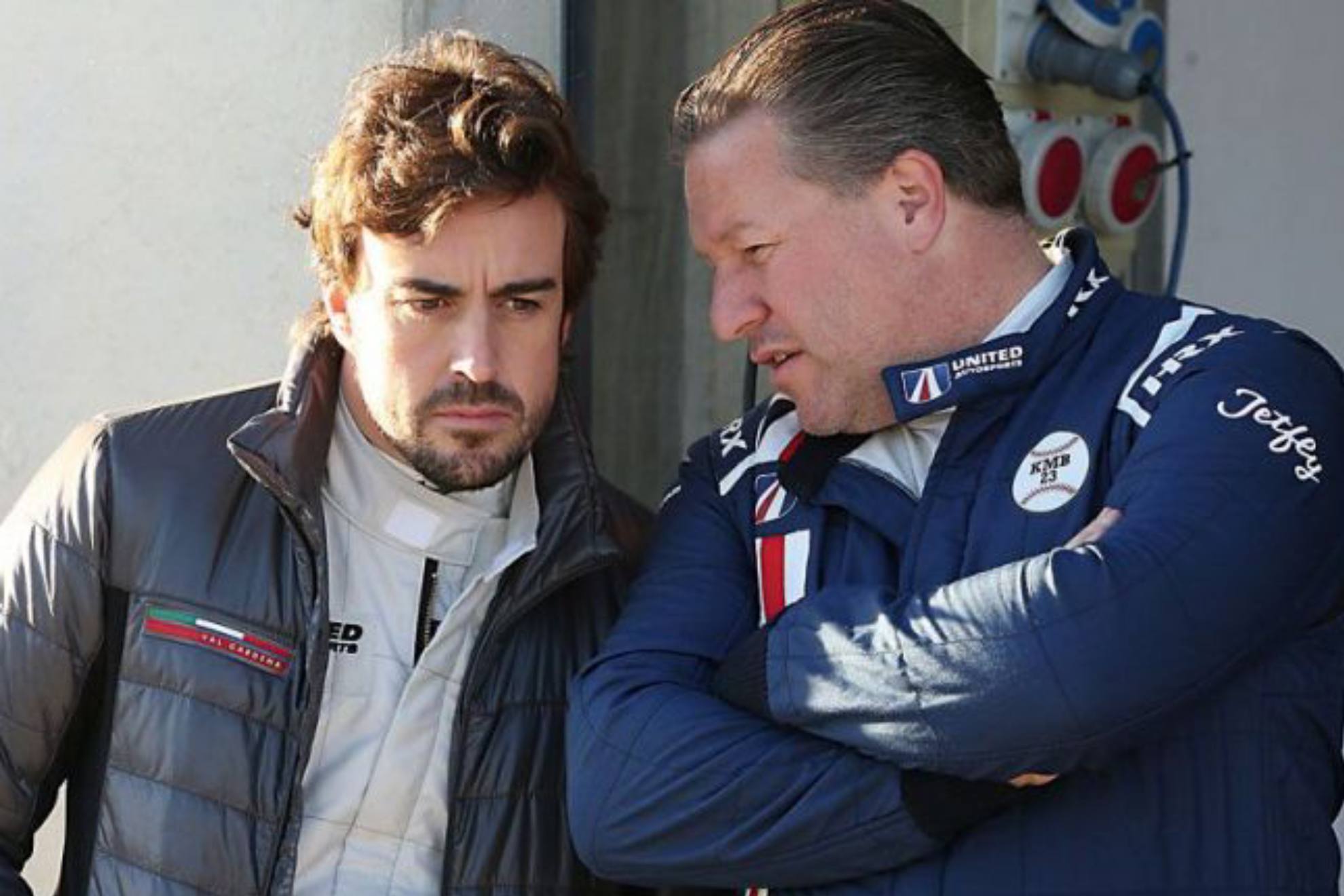 Alonso y Zak Brown, en una imagen de 2018.