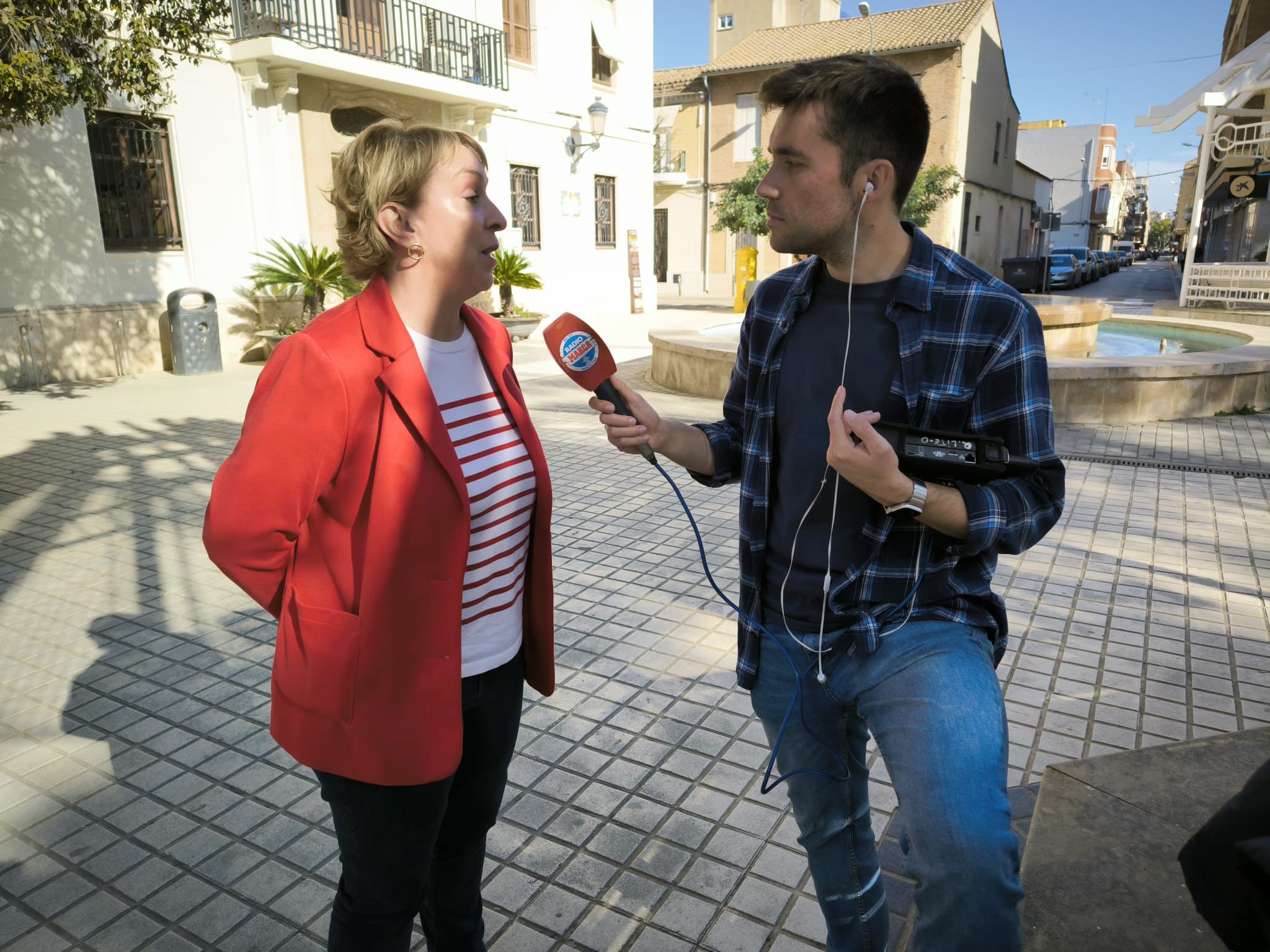 Alejandro Segura with Eva Sanz, mayor of Benetússer