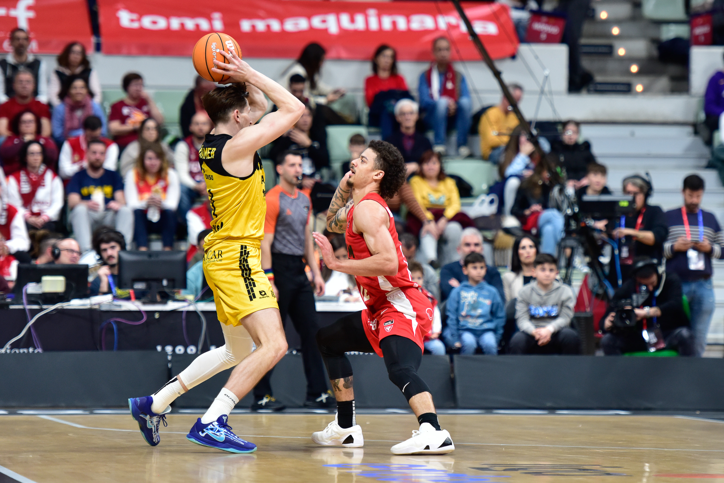 David Kramer, in an action of the party against UCAM Murcia.