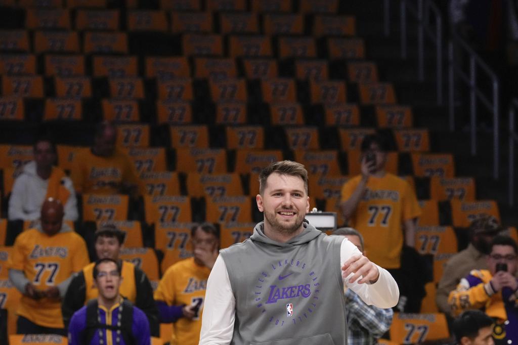 Las mejores imágenes del debut de Luka Doncic con Los Angeles Lakers