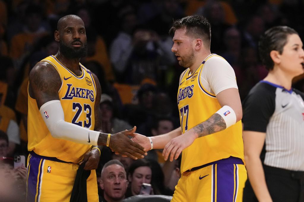 Las mejores imágenes del debut de Luka Doncic con Los Angeles Lakers