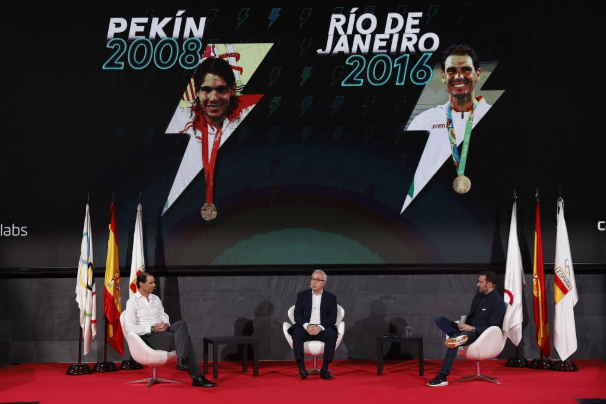 Rafa Nadal, homenajeado en el COE, junto a Alejandro Blanco y Juanma Castaño.