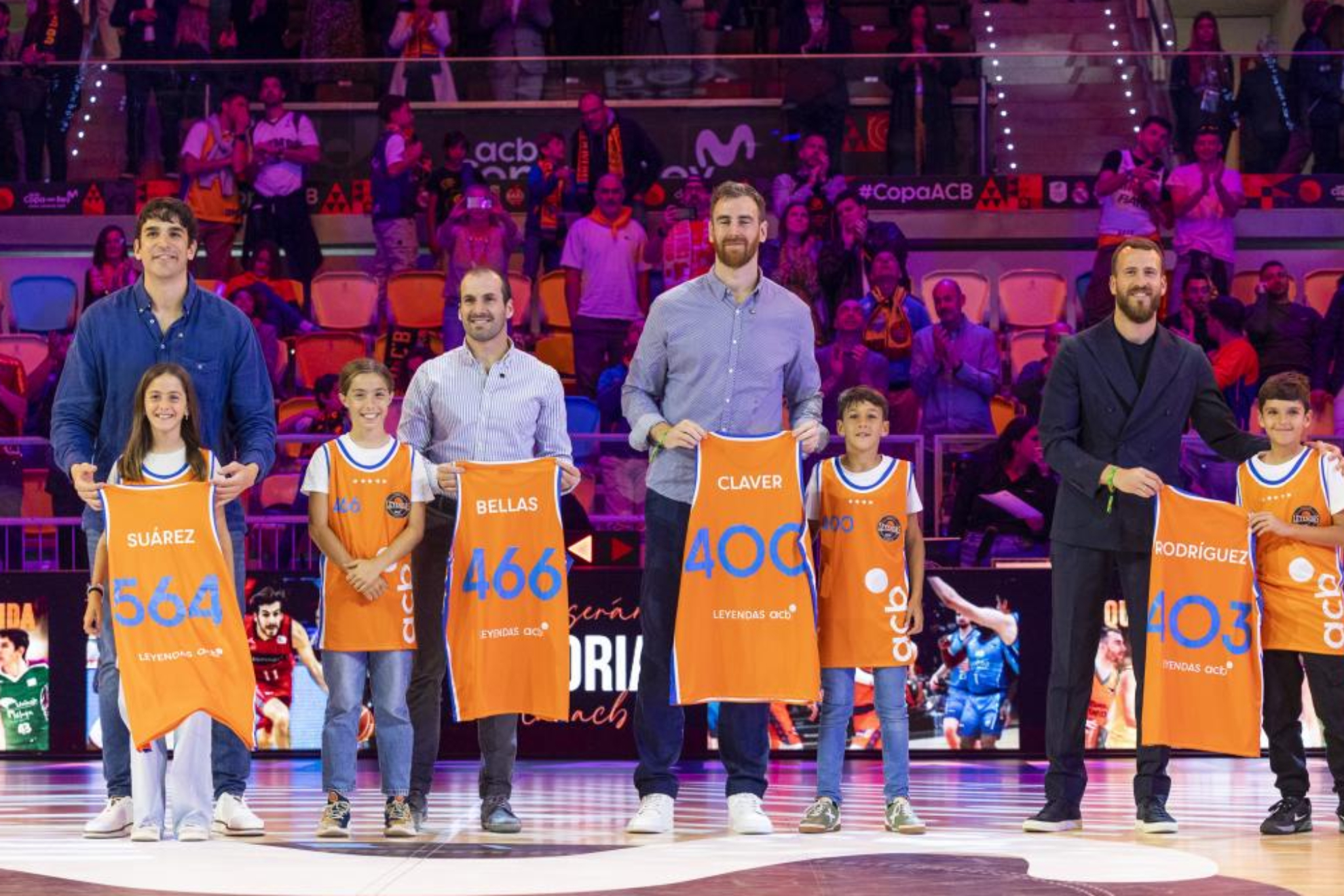 Carlos Suárez, Tomás Bellas, Víctor Claver y Sergio Rodríguez durante el homenaje.