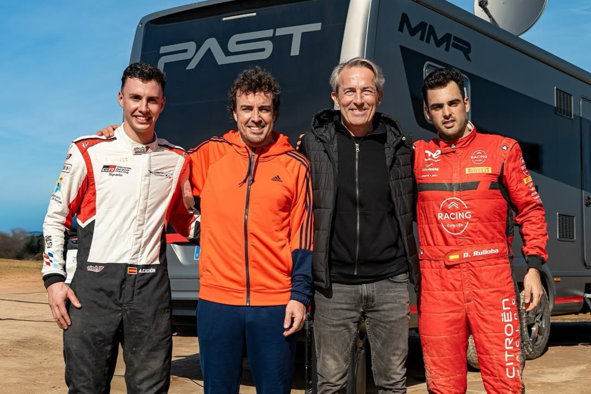 Alejandro Cachón y Diego Ruiloba, con Fernando Alonso y Daniel Alonso.