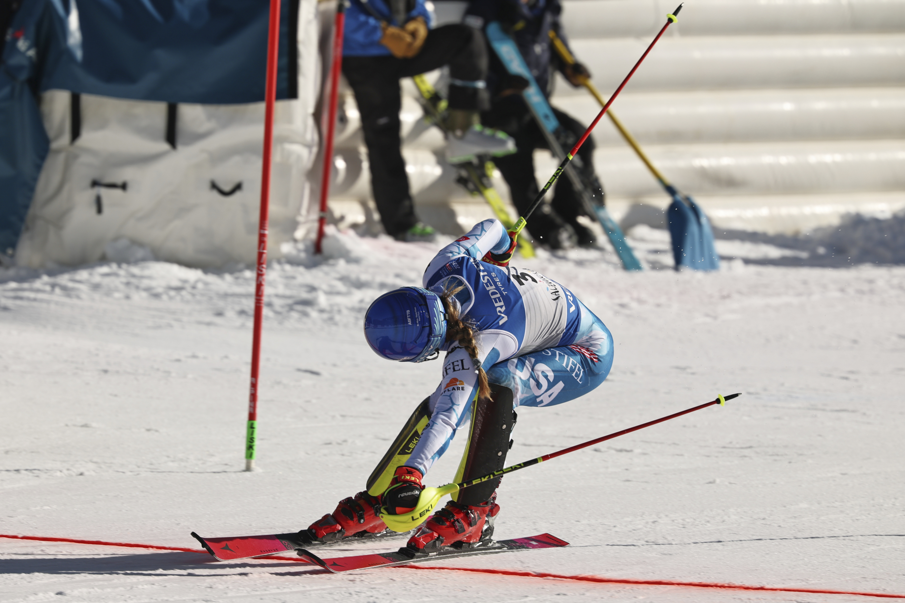 Mikaela Shiffrin, al cruzar la meta en la segunda manga.