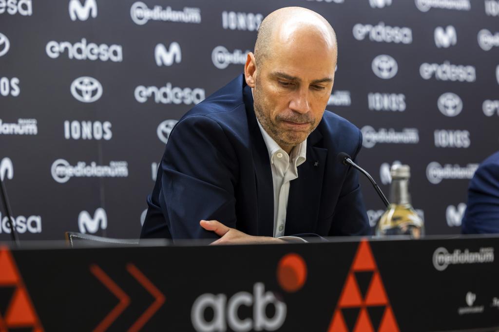 El entrenador del Barça, Joan Peñarroya, tras caer ante La Laguna Tenerife.
