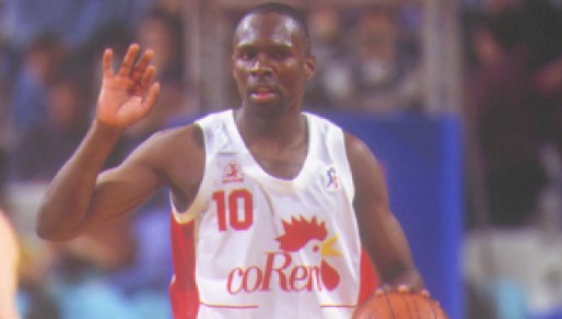 Darrell Armstrong, durante la temporada 1994-95 en la que jugó en el Coren Orense.
