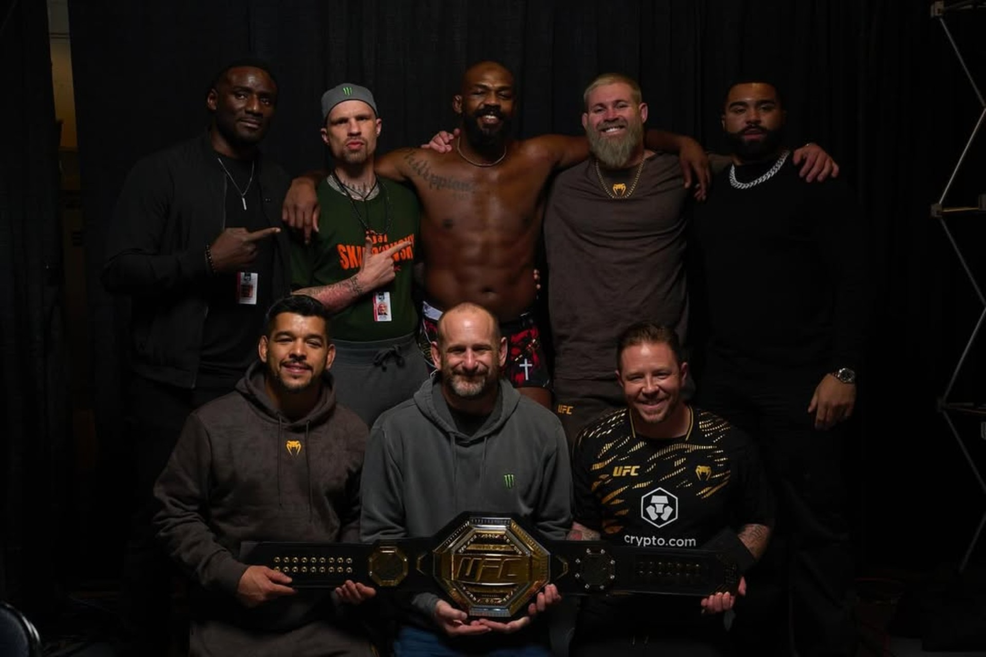 El equipo de Jon Jones.
