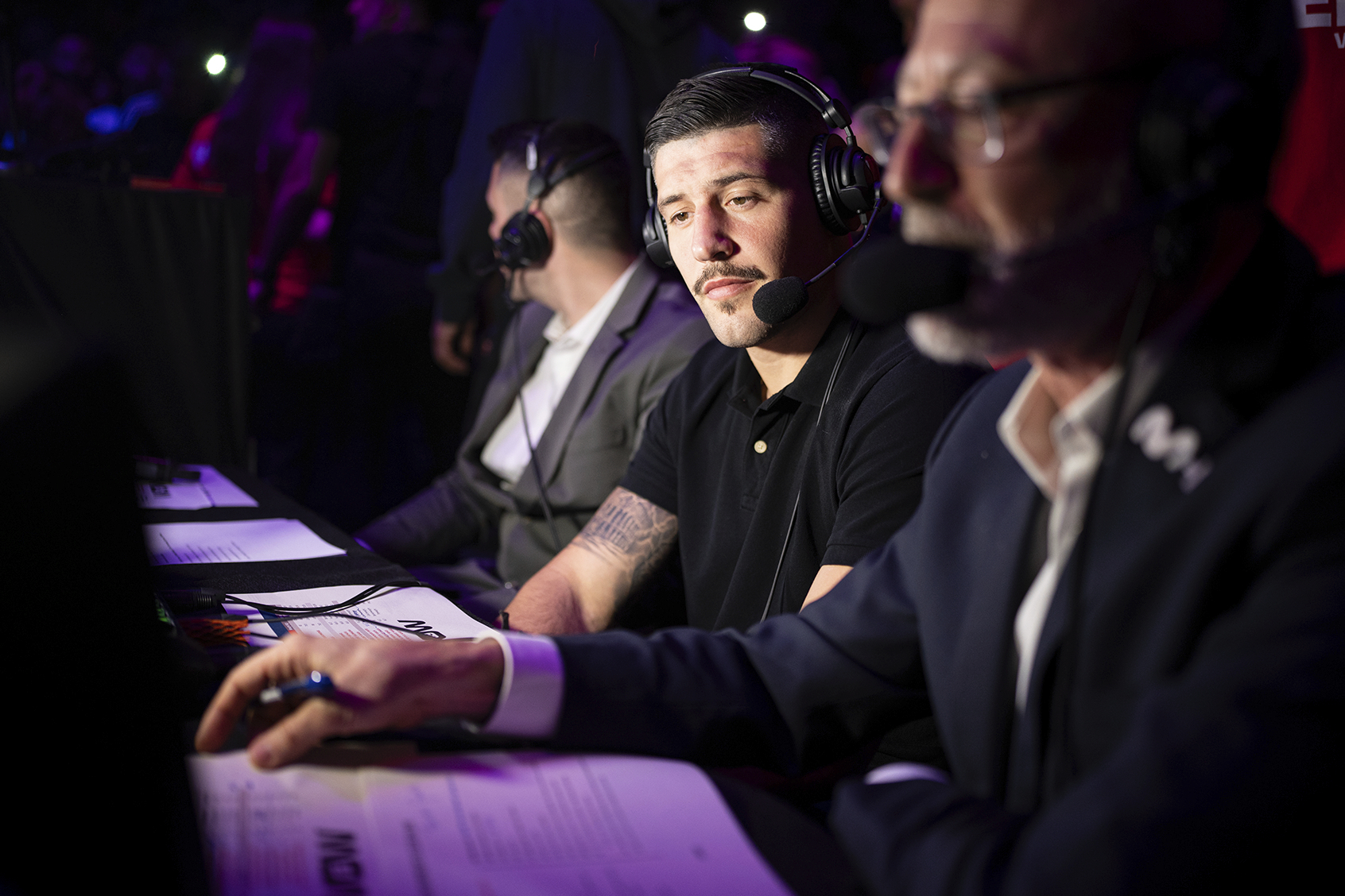 Joel Álvarez, peleador de UFC, comentarista en WOW.
