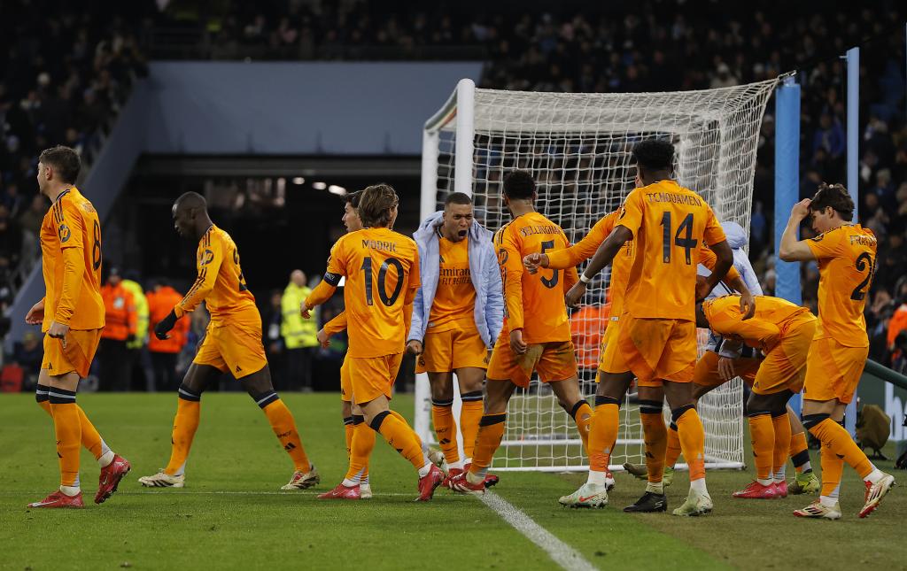 Partido entre Manchester City y Real Madrid en el Etihad Stadium. Gol Jude Bellingham 2-3