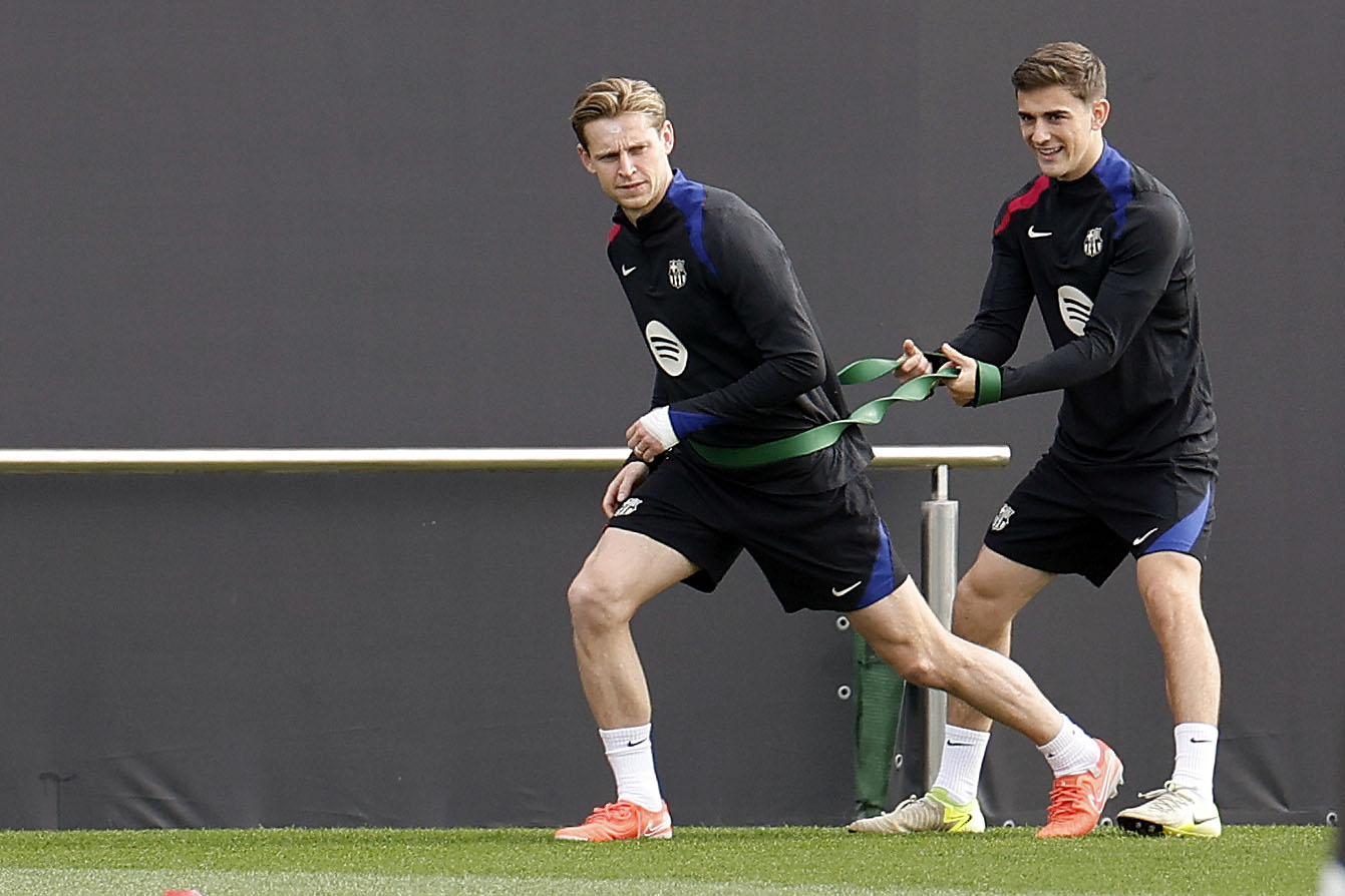 De Jong y Gavi, en un entrenamiento.