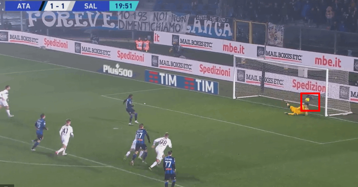 Penalti que casi detienen a Lookman