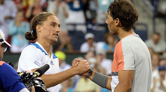 Aleksandr Dolgopolov en un partido con Nadal