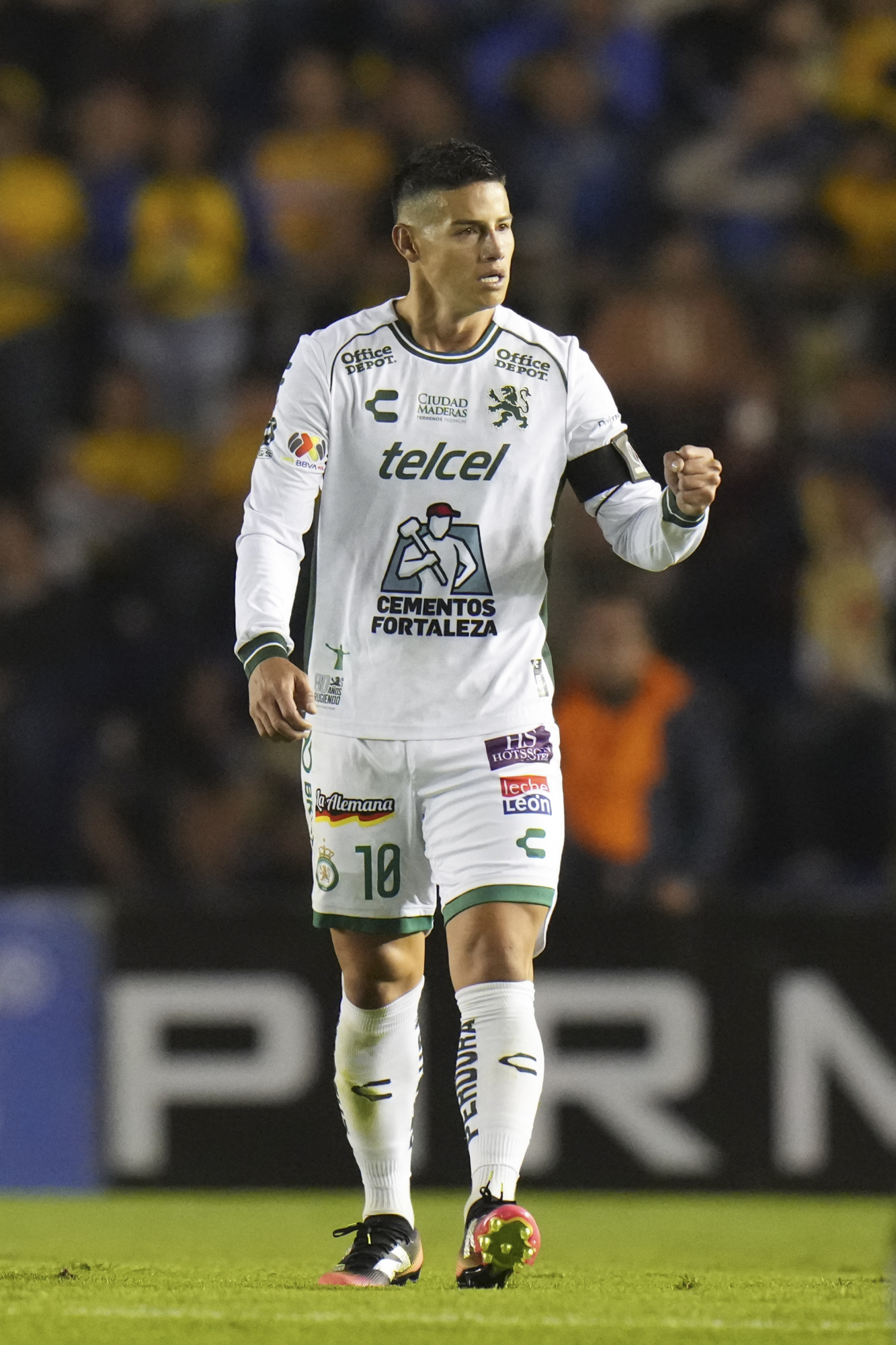 James Rodríguez celebra su gol.