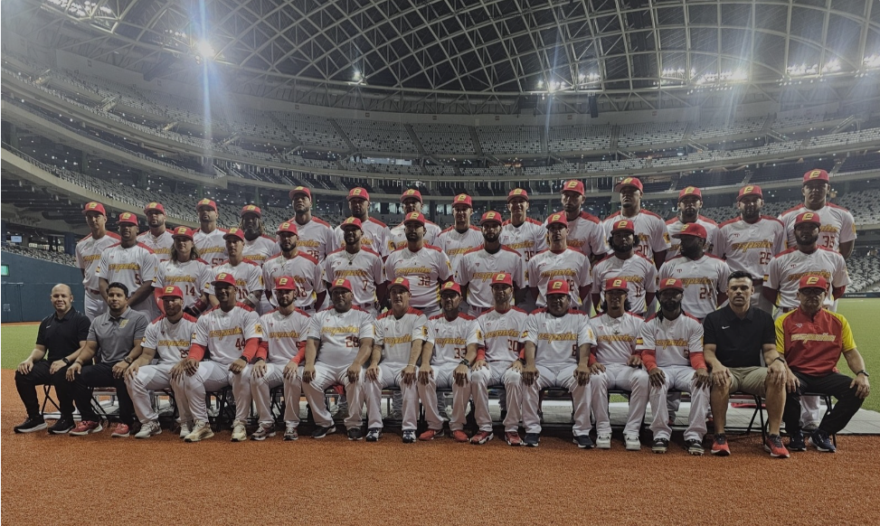 La selección española posa en el Taipei Dome