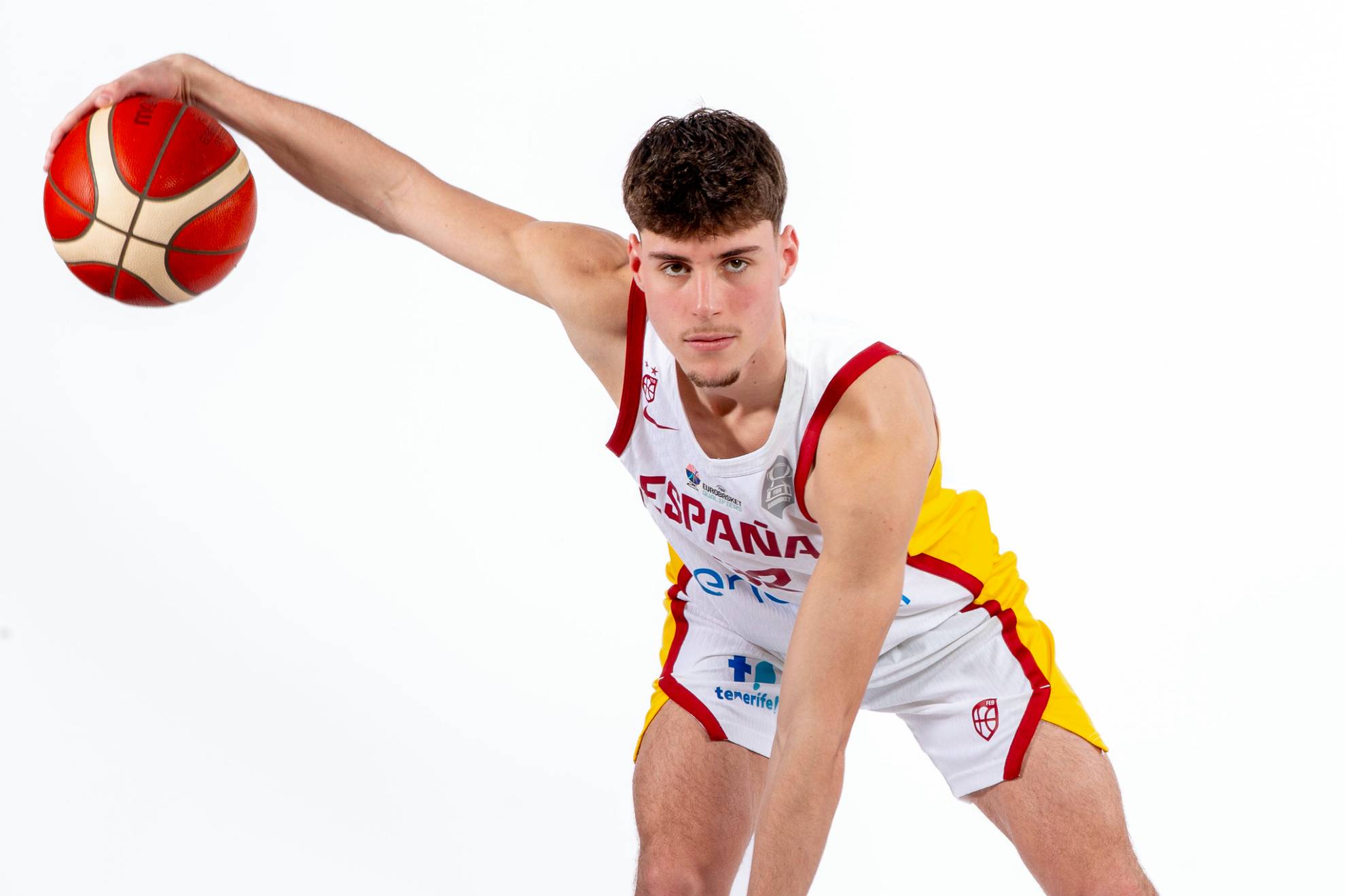 Mario Saint-Supery, in the official photo shoot of the Spanish team.