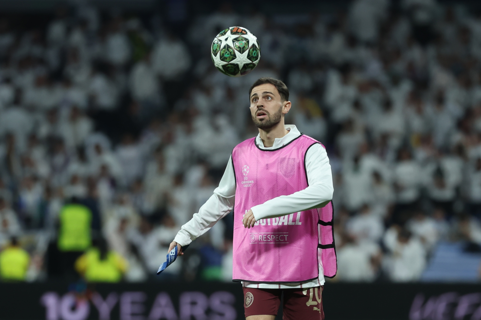 Bernardo Silva, calentando antes del partido de Champions en el Bernabeu.