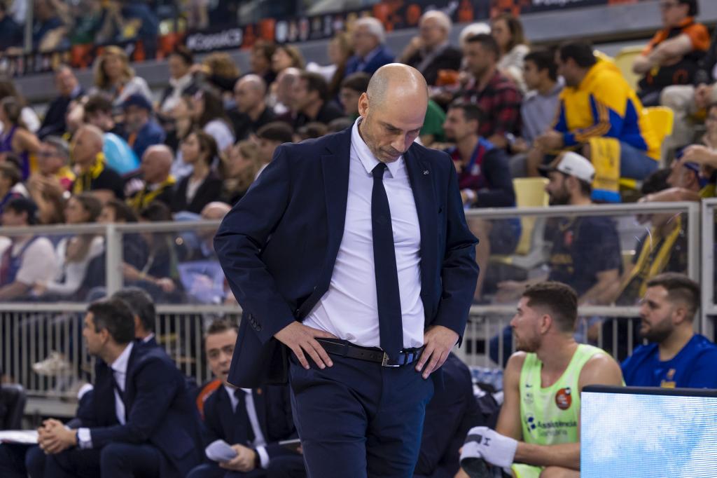 Joan Peñarroya, cabizbajo durante el partido de cuartos de final de la Copa del Rey ante La Laguna Tenerife.