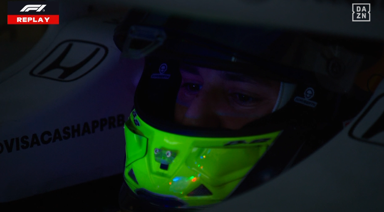 Hadjar, rodeado de oscuridad.