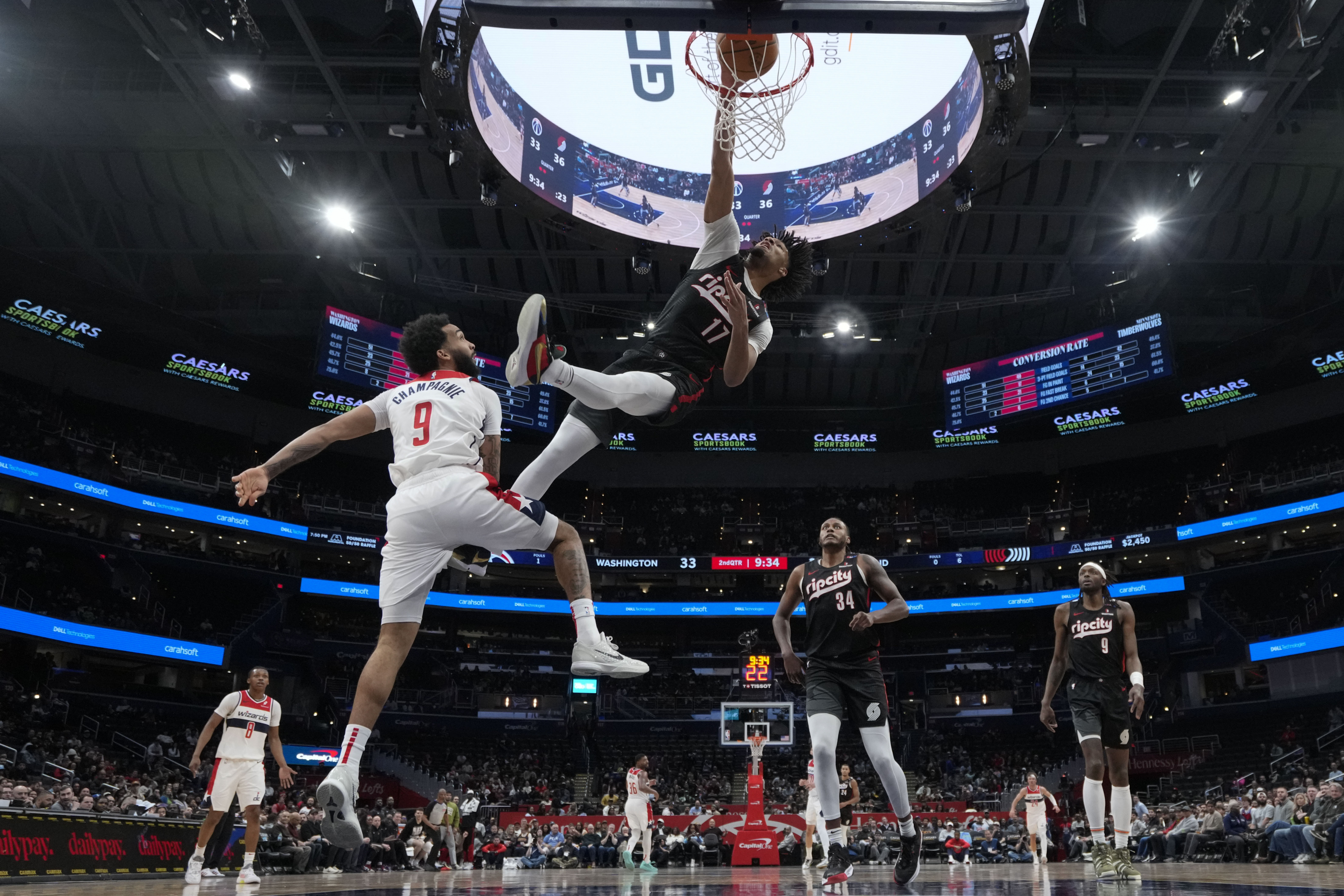 Shaedon Sharpe ejecuta el mate del año de la NBA y "el mejor en la historia del universo"