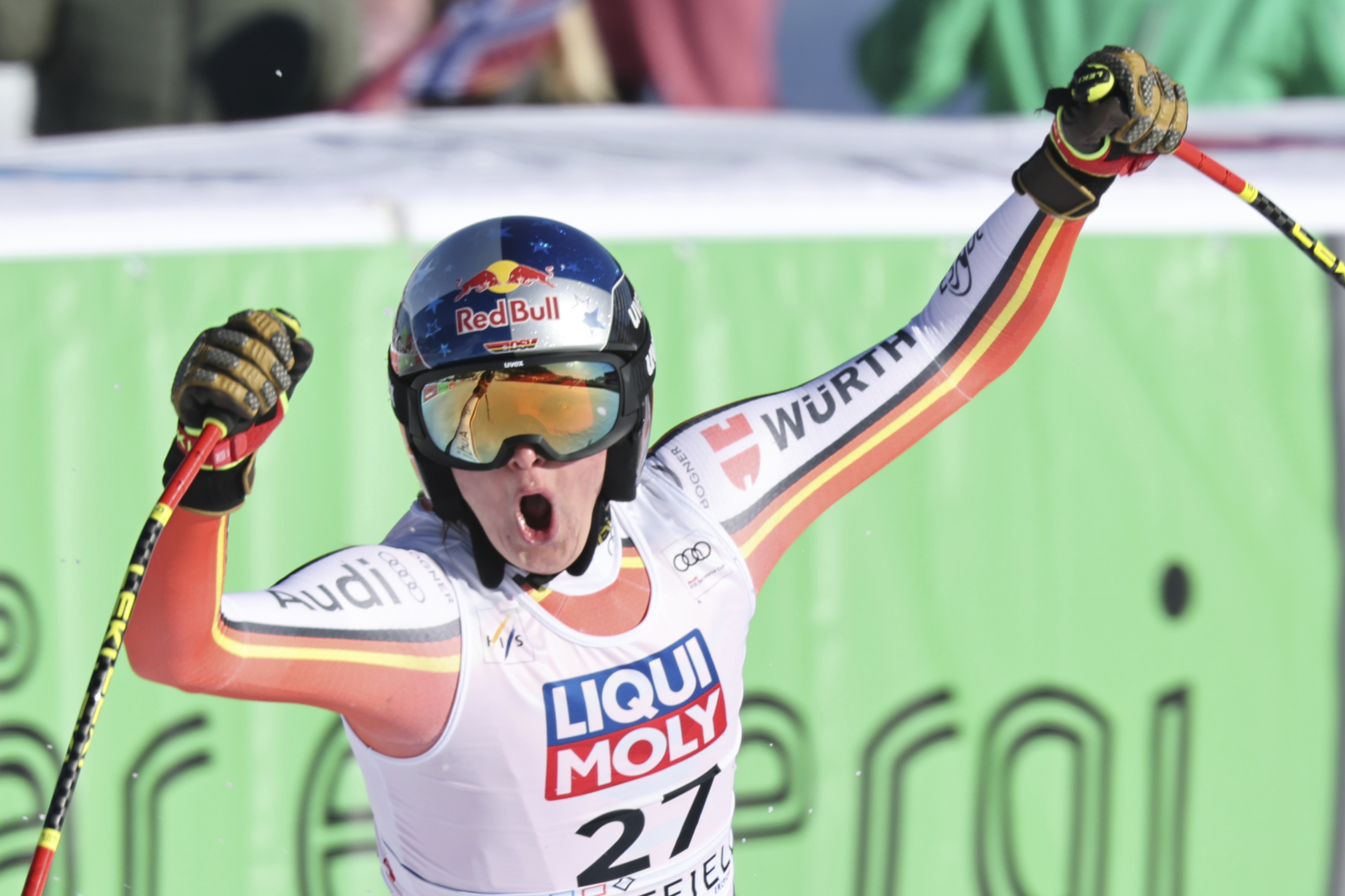 Emma Aicher reacciona sorprendida tras su segundo puesto en el descenso de Kvitfjell.