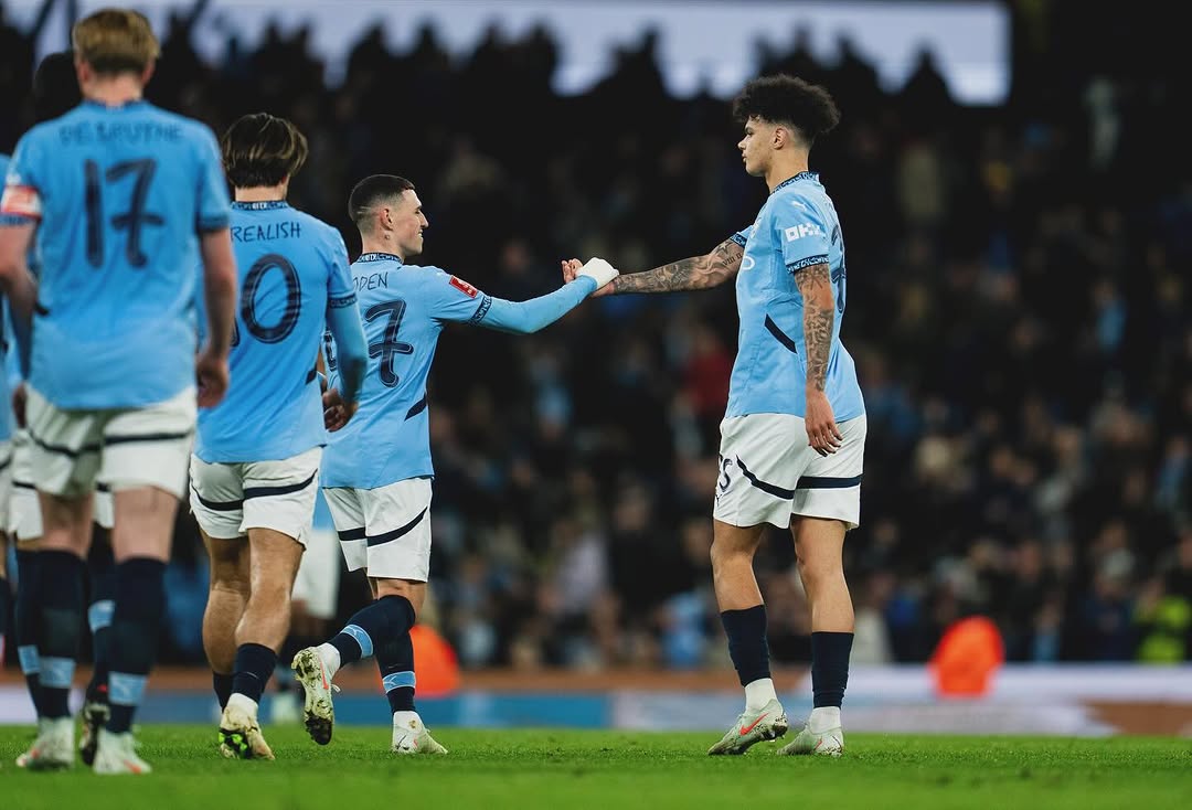 Foden y O'Reilly celebran uno de los goles del City.