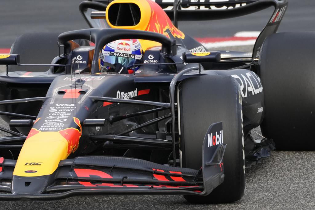 Verstappen, con el RB21