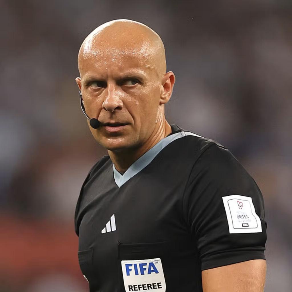 Felix Brych و Szymon Marciniak و Björn Kuipers.