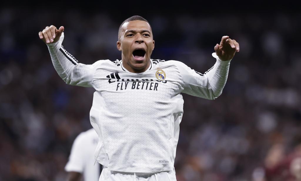 Kylian Mbappé celebra su gol en Champions