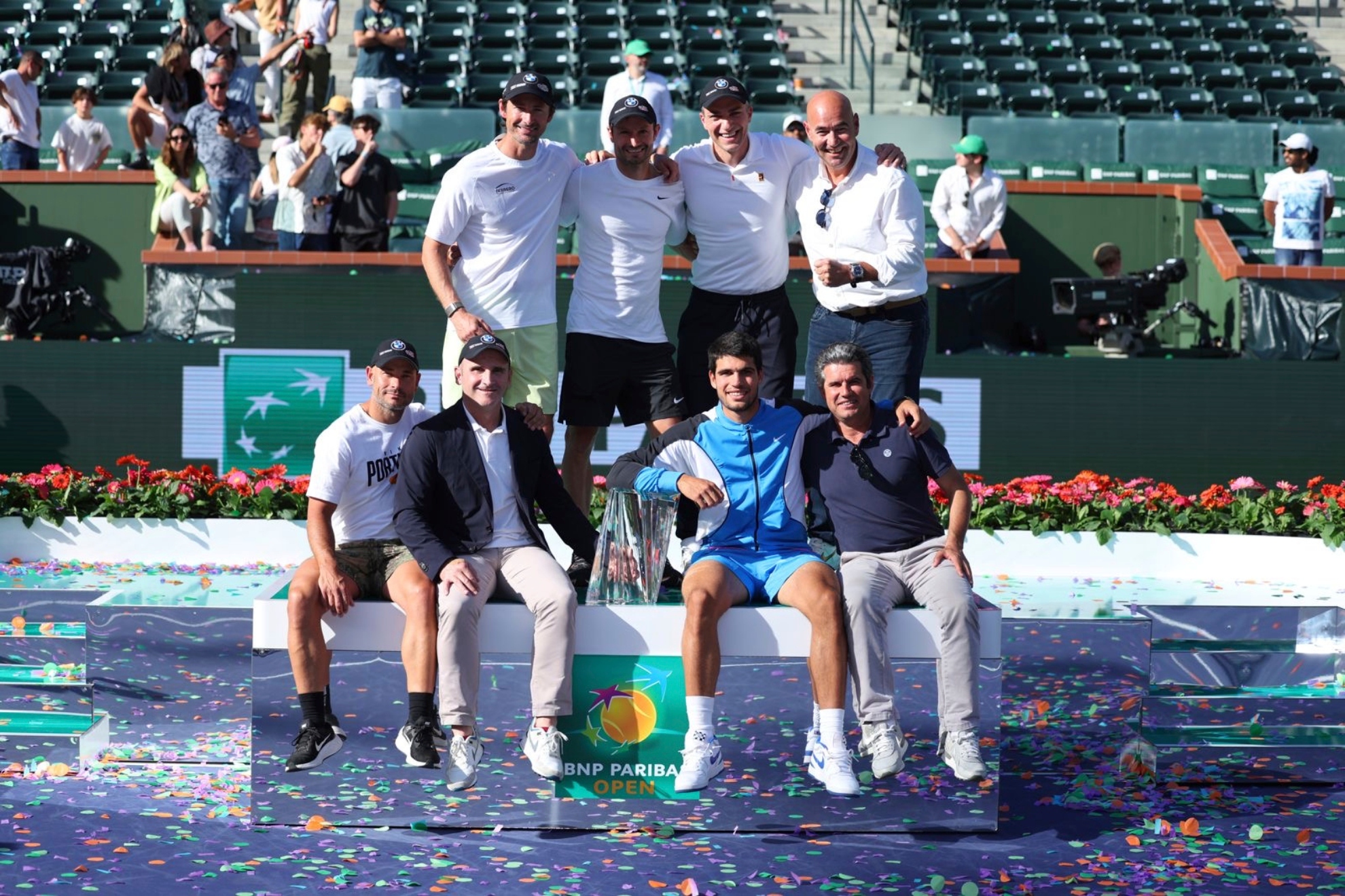 Alcaraz, junto al equipo y familia que le acompañó en Indian Wells 2024.